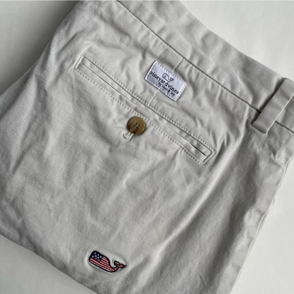 Vineyard Vines Men’s Breaker Short 9” Patriotic Whale Tan Casual Short Size 36 - Picture 1 of 14